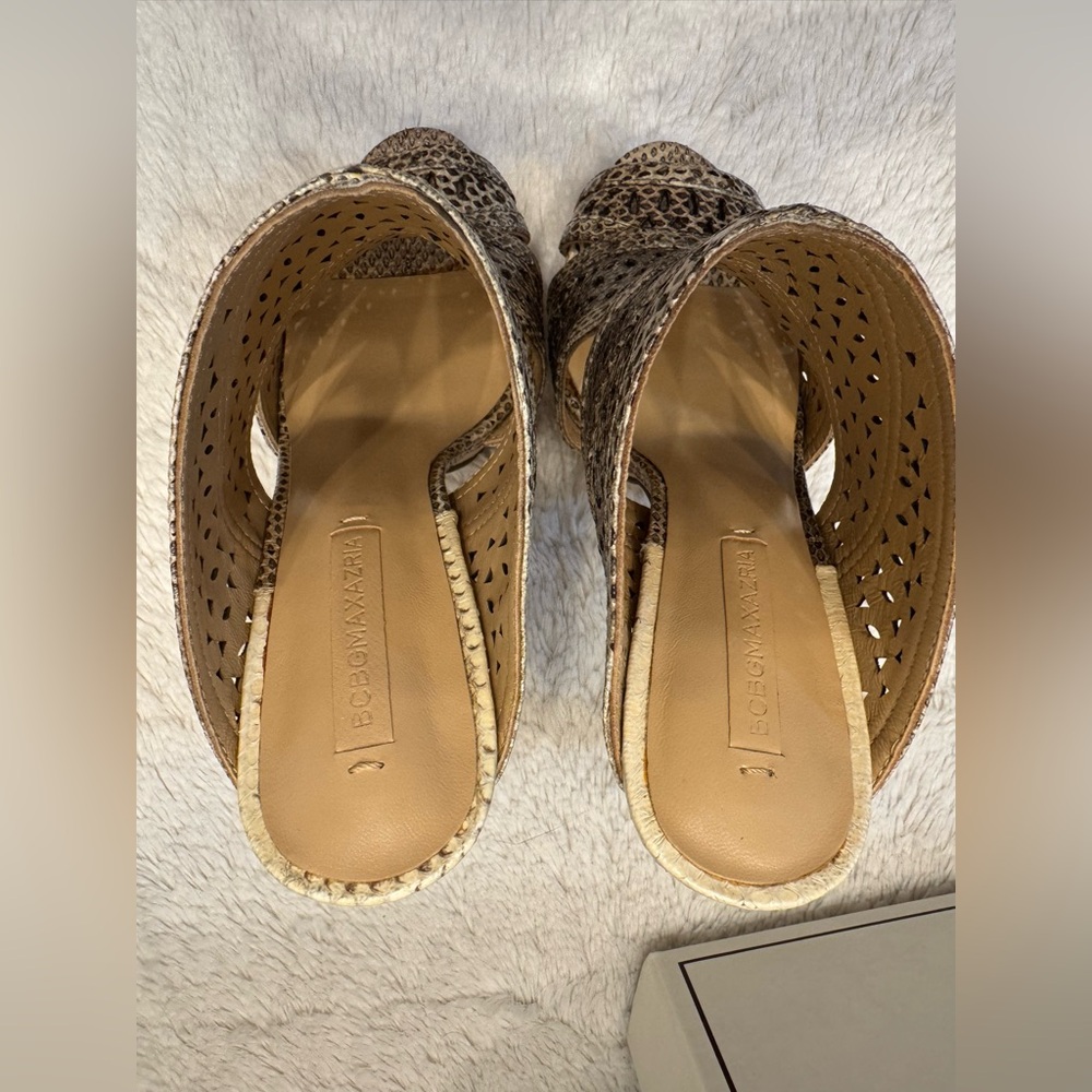 BCBGMaxAzria Python Cut Out Peep Toe Mule Heels 8.5 - NIB $375 Retail - Picture 4 of 16